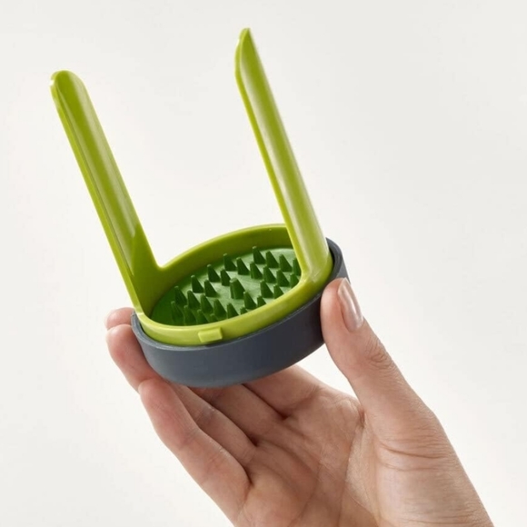 Joseph Joseph Spiro HandHeld Vegetable Slicer Spiralizer Spaghett Noodle Maker - Picture 5 of 8
